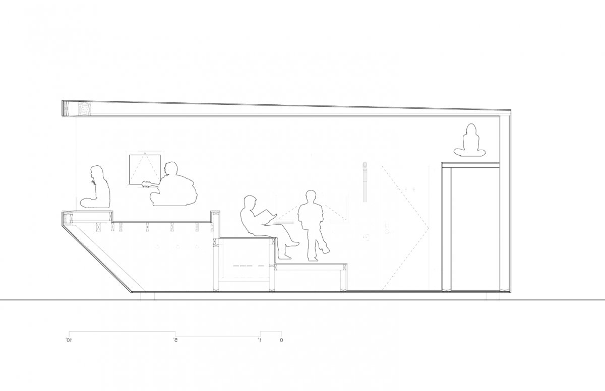 Маленький домик на колесах для дачи - фото 14