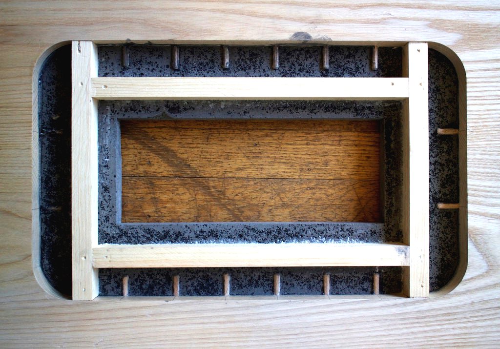 Столик с небольшим очагом в центре - фото 10