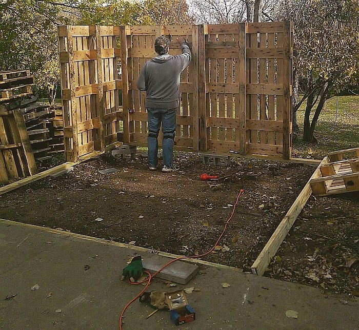 Сарай из поддонов - фото 4