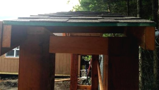 Интересный навес для дров - фото 5