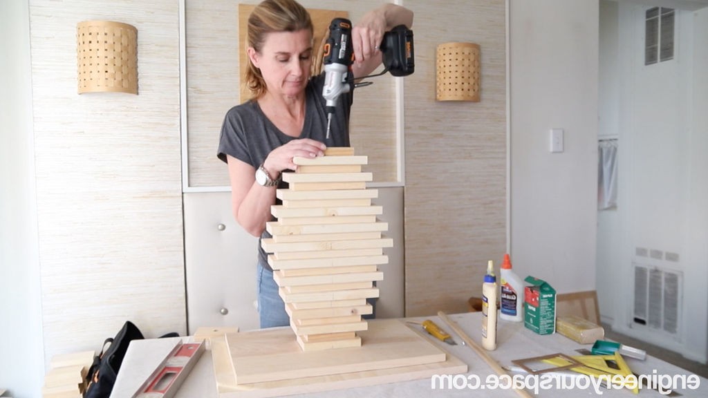 Необычный маленький столик - фото 3