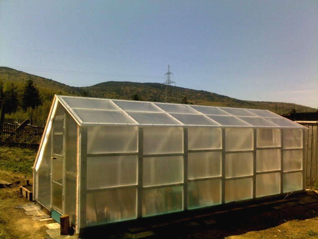 Интересная теплица из поликарбоната - фото 15