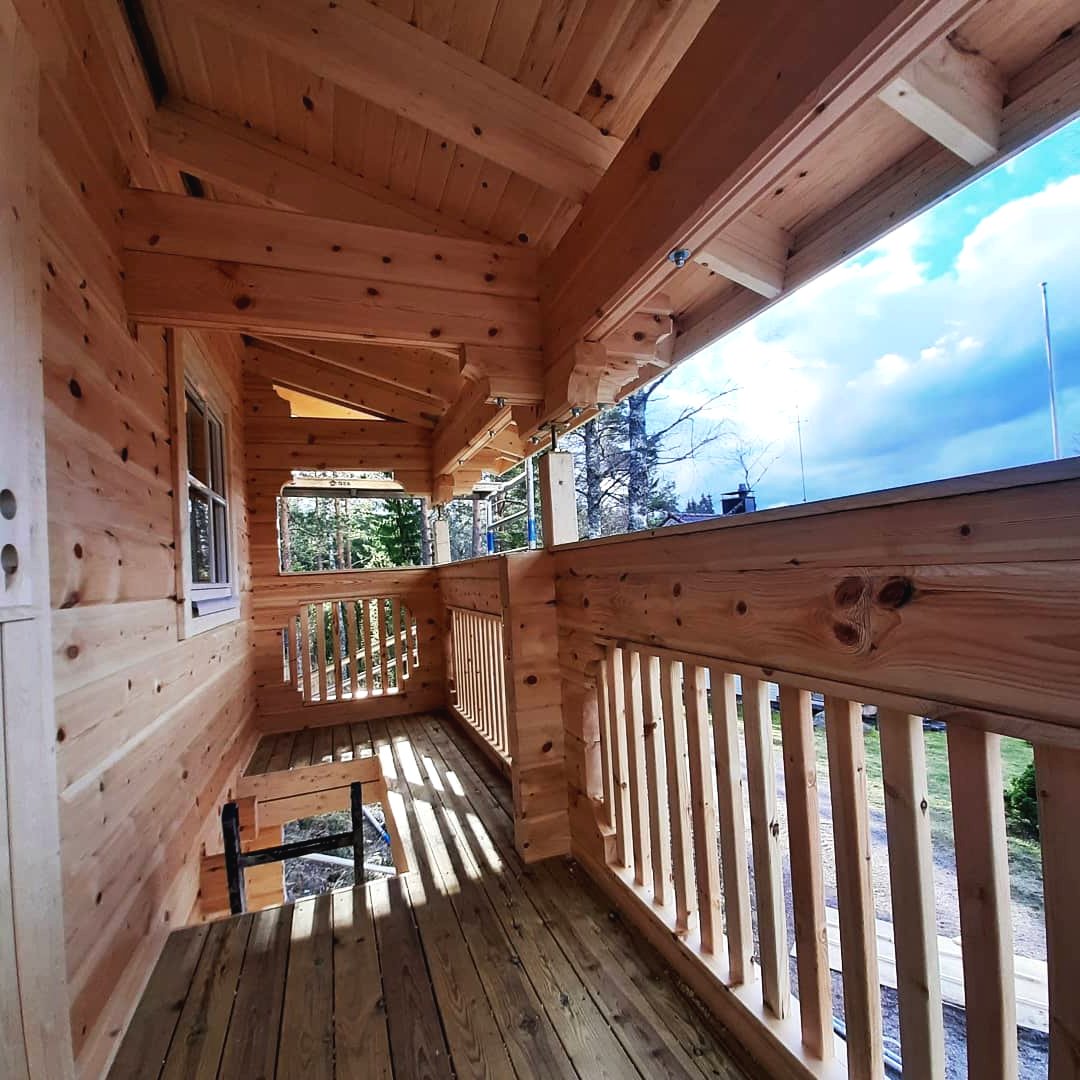 Необычный деревянный домик для дачи - фото 6