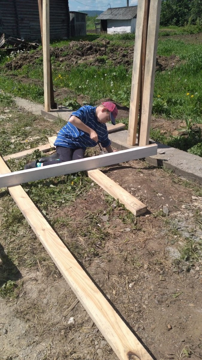 Оригинальный забор из дерева - фото 6