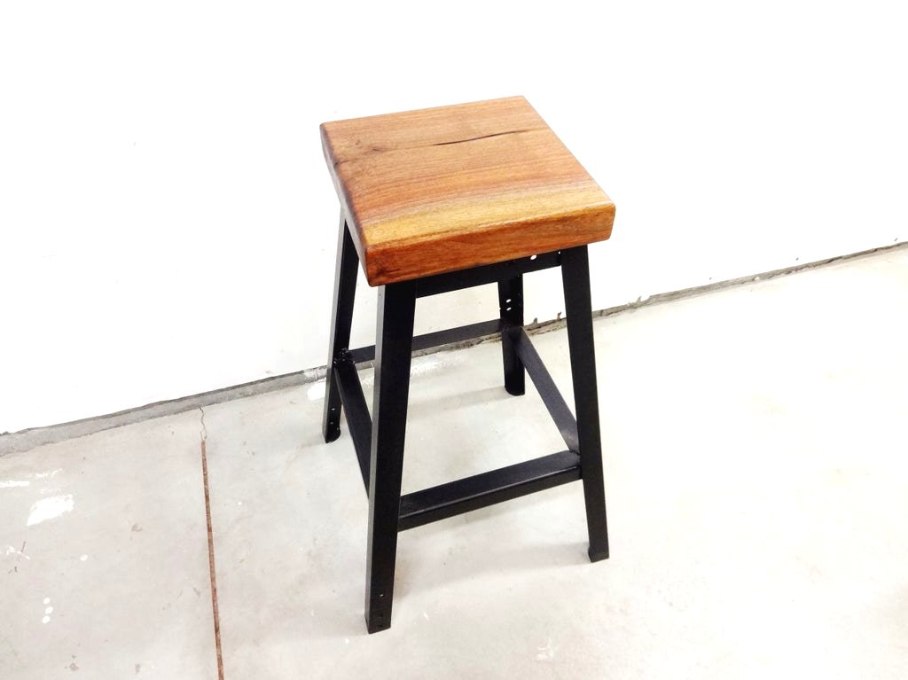 Простой высокий стул - фото 20