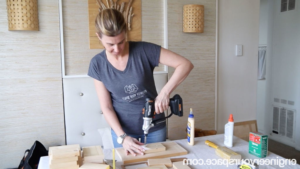 Необычный маленький столик - фото 2