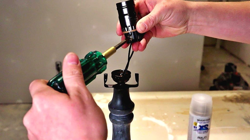 Настольная лампа из ножки стола - фото 21