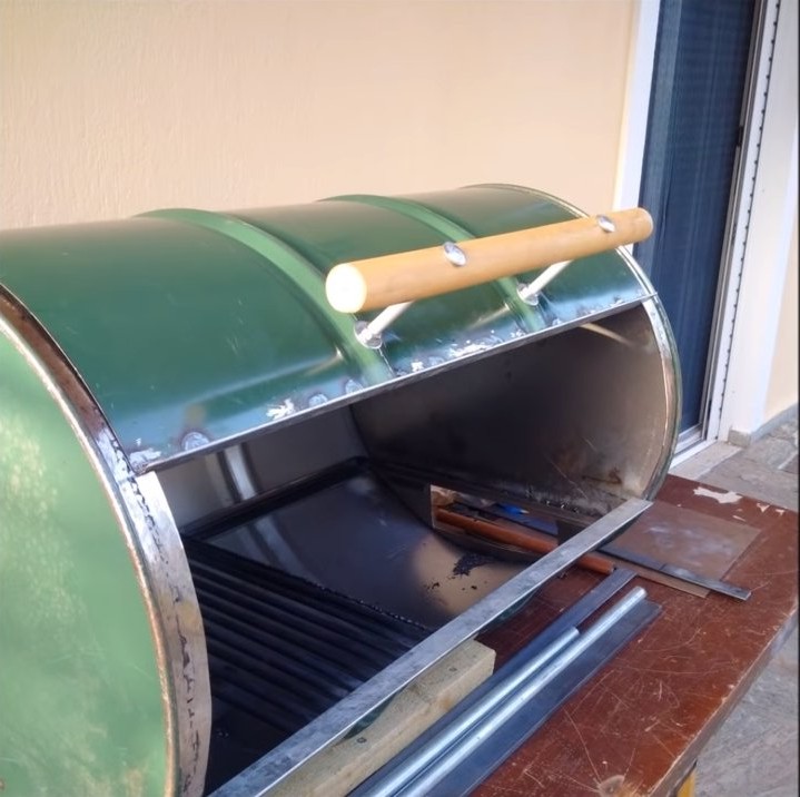 Крутой гриль - мангал из железной бочки - фото 12