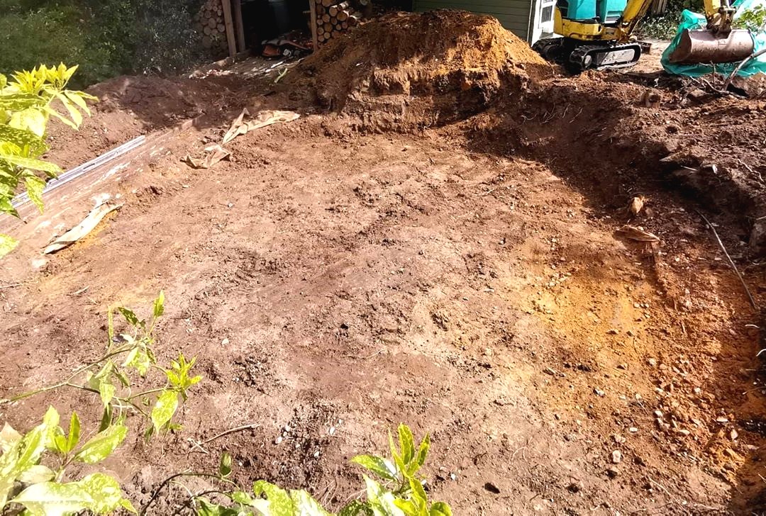 Необычное патио своими руками на даче - фото 4