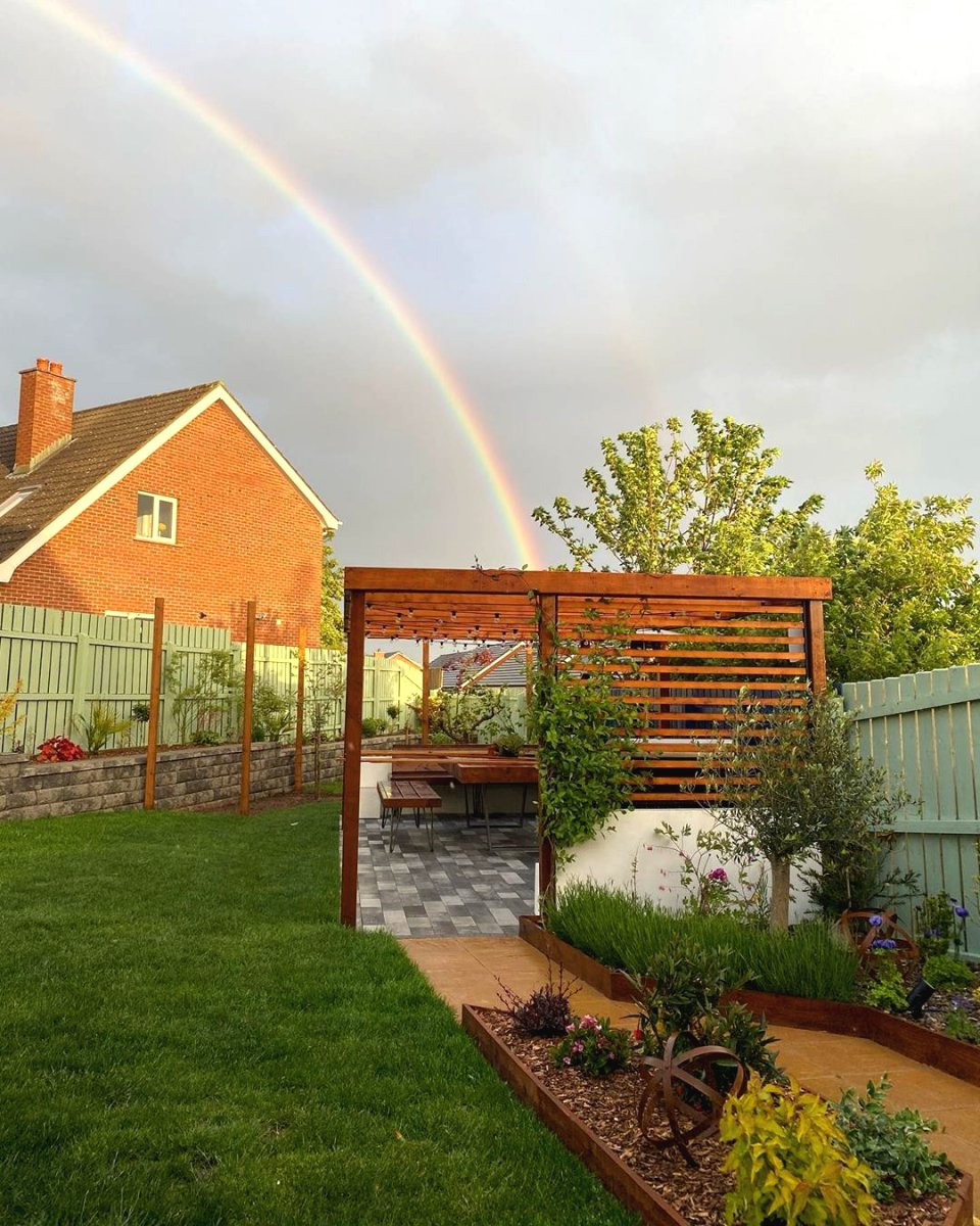 Интересная беседка из дерева - фото 15