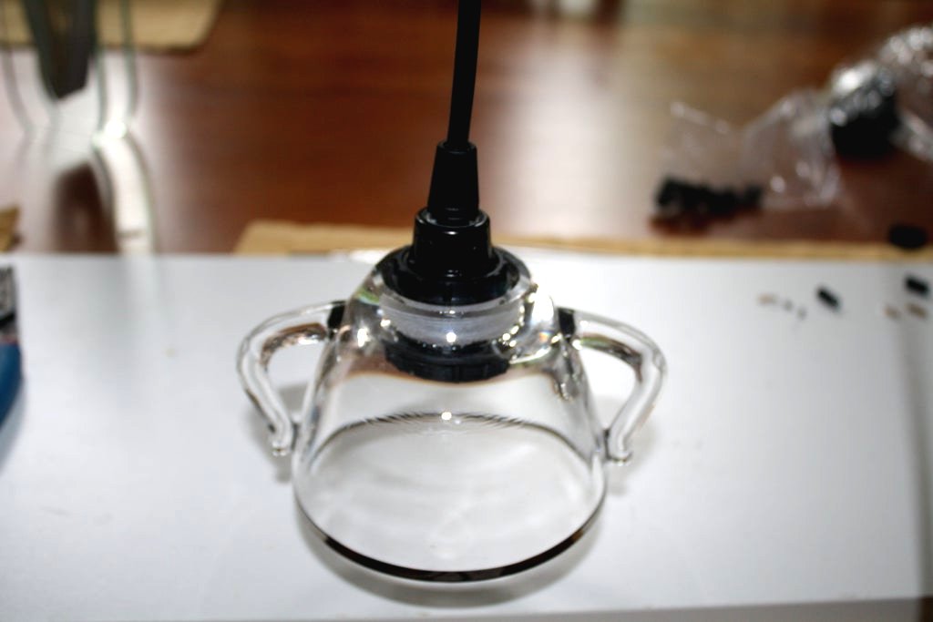 Подвесной светильник из чайного сервиза - фото 8