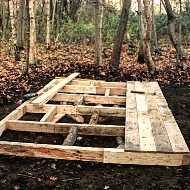 Маленький деревянный домик из поддонов - фото 5