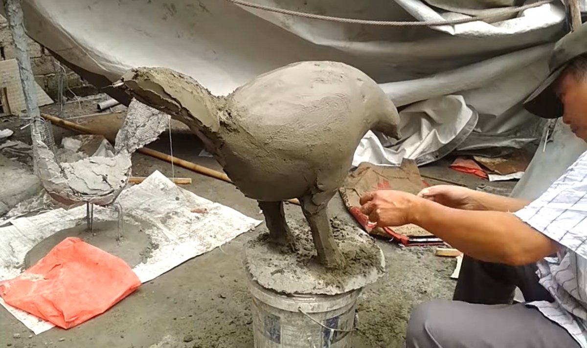 Необычая курочка из цемента - фото 11