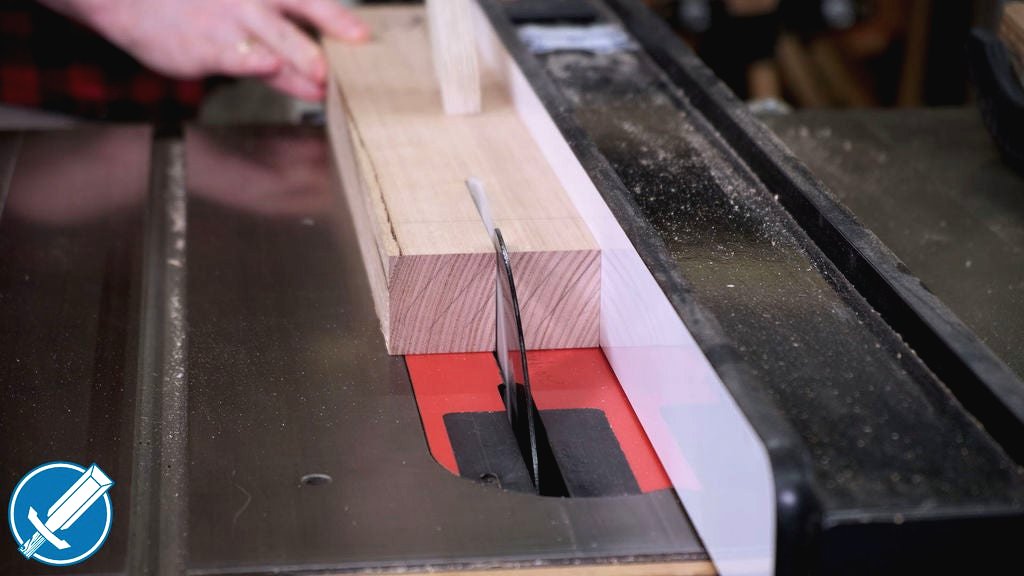 Необычный прикроватный столик - фото 7