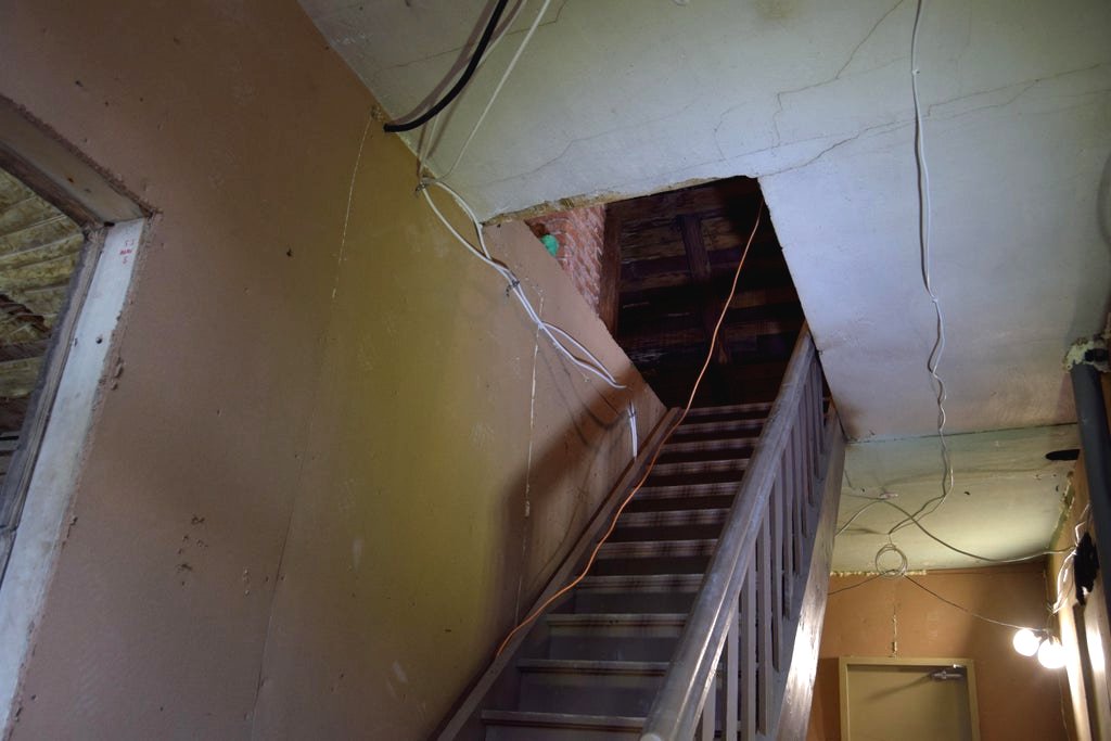 Как сделать утепленную дверь на чердак своими руками? - фото 2