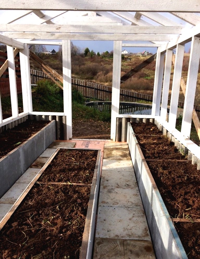 Теплица из деревянного каркаса - фото 12