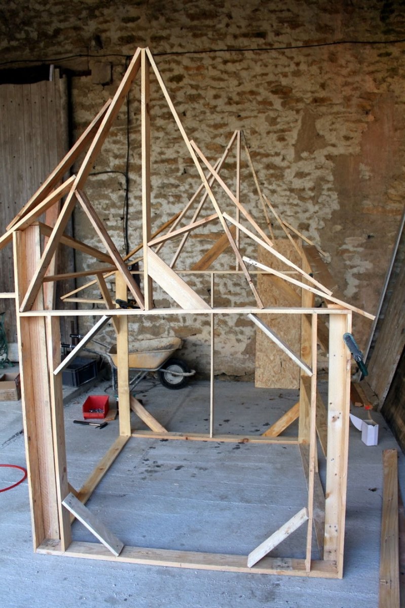 Детский домик из поддонов - фото 3