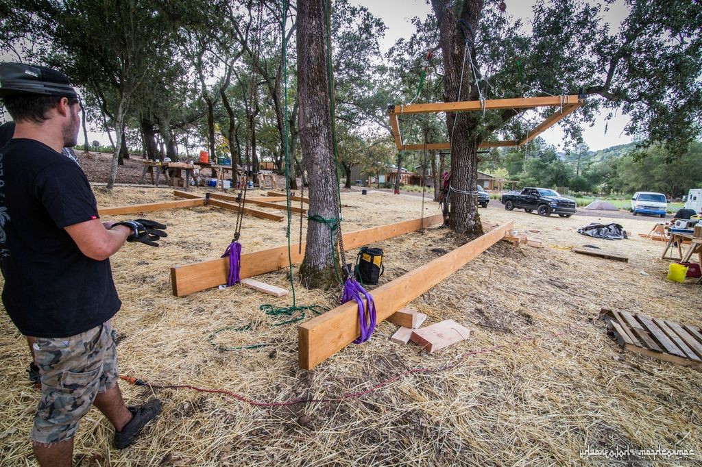 Крепление болтов к дереву для домика на нем - фото 17