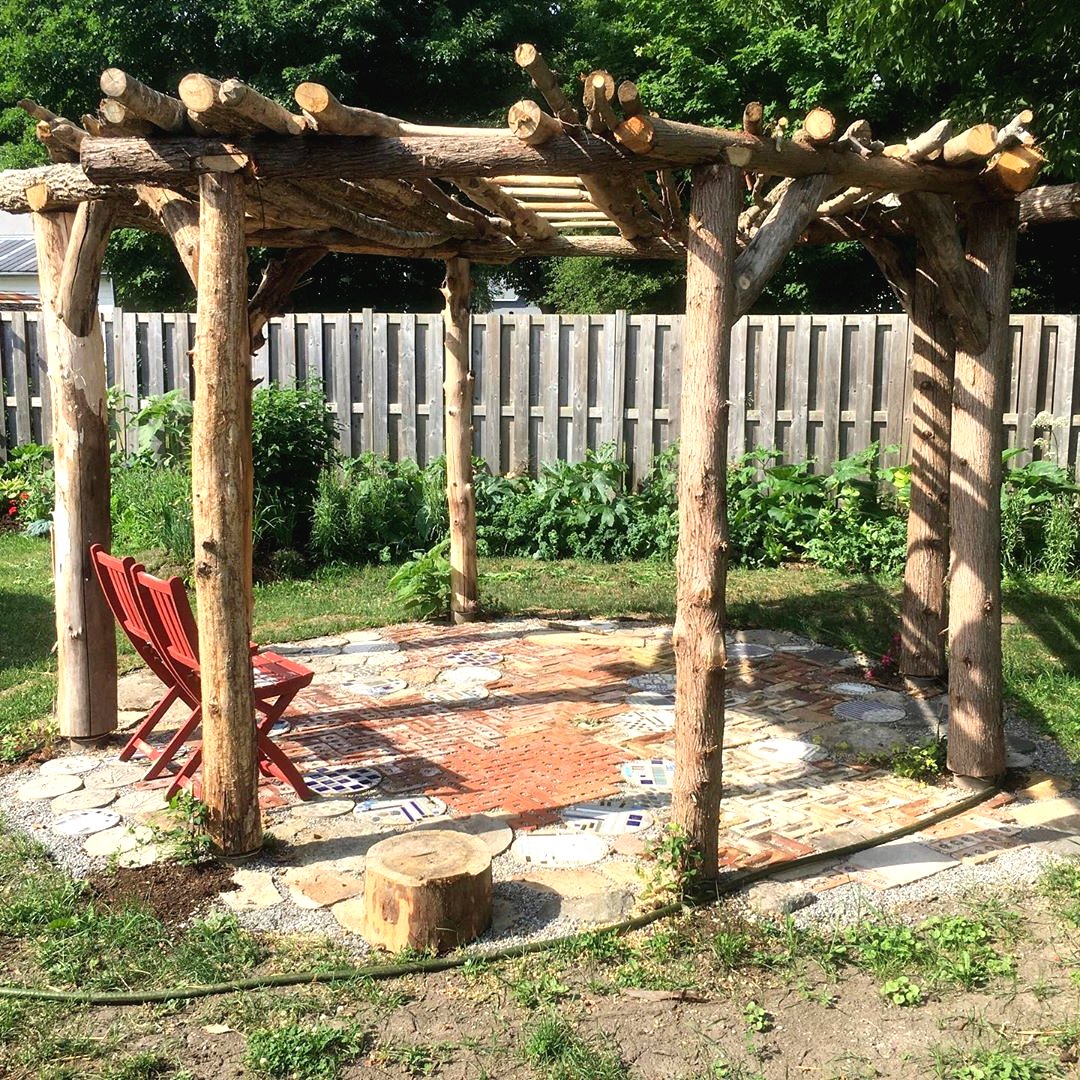 Необычное патио на даче своими руками из подручных материалов - фото 18