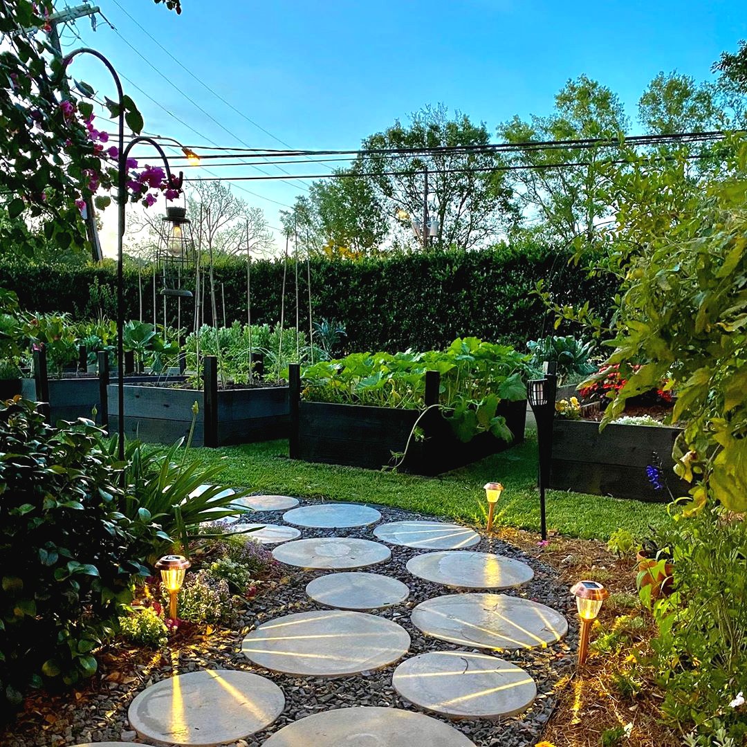 Необычная садовая дорожка для дачи - фото 8