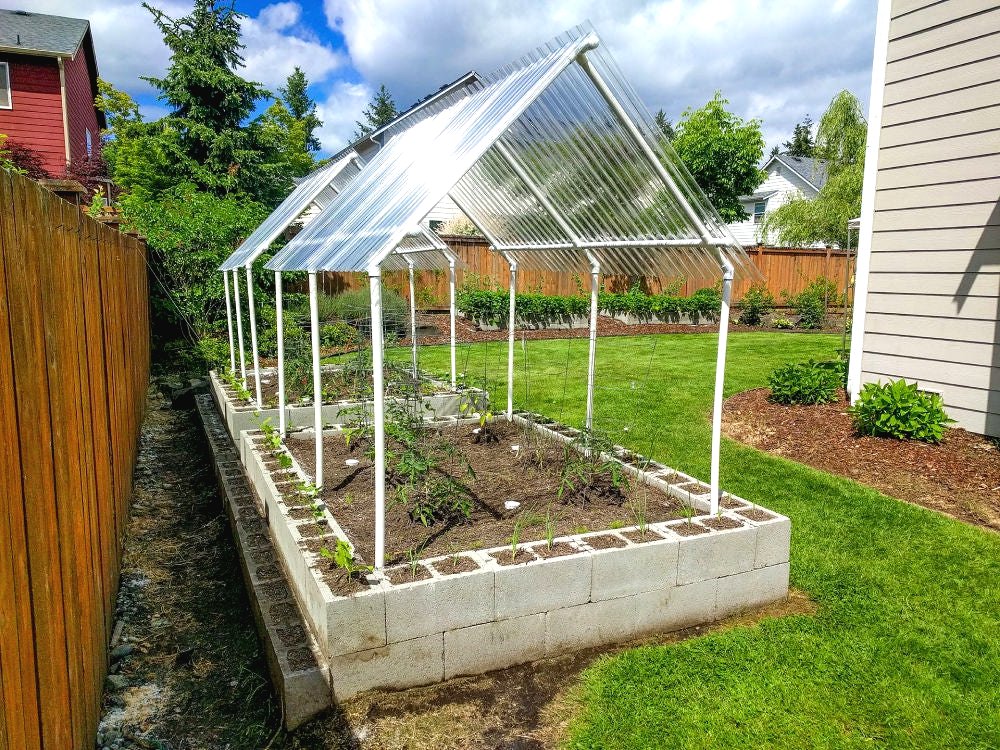 Интересные грядки из шлакоблоков - фото 11