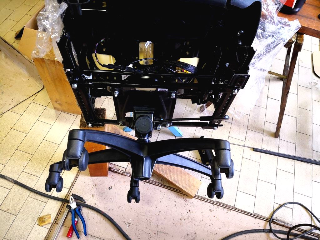 Превратите автокресло в самый крутой офисный стул - фото 19