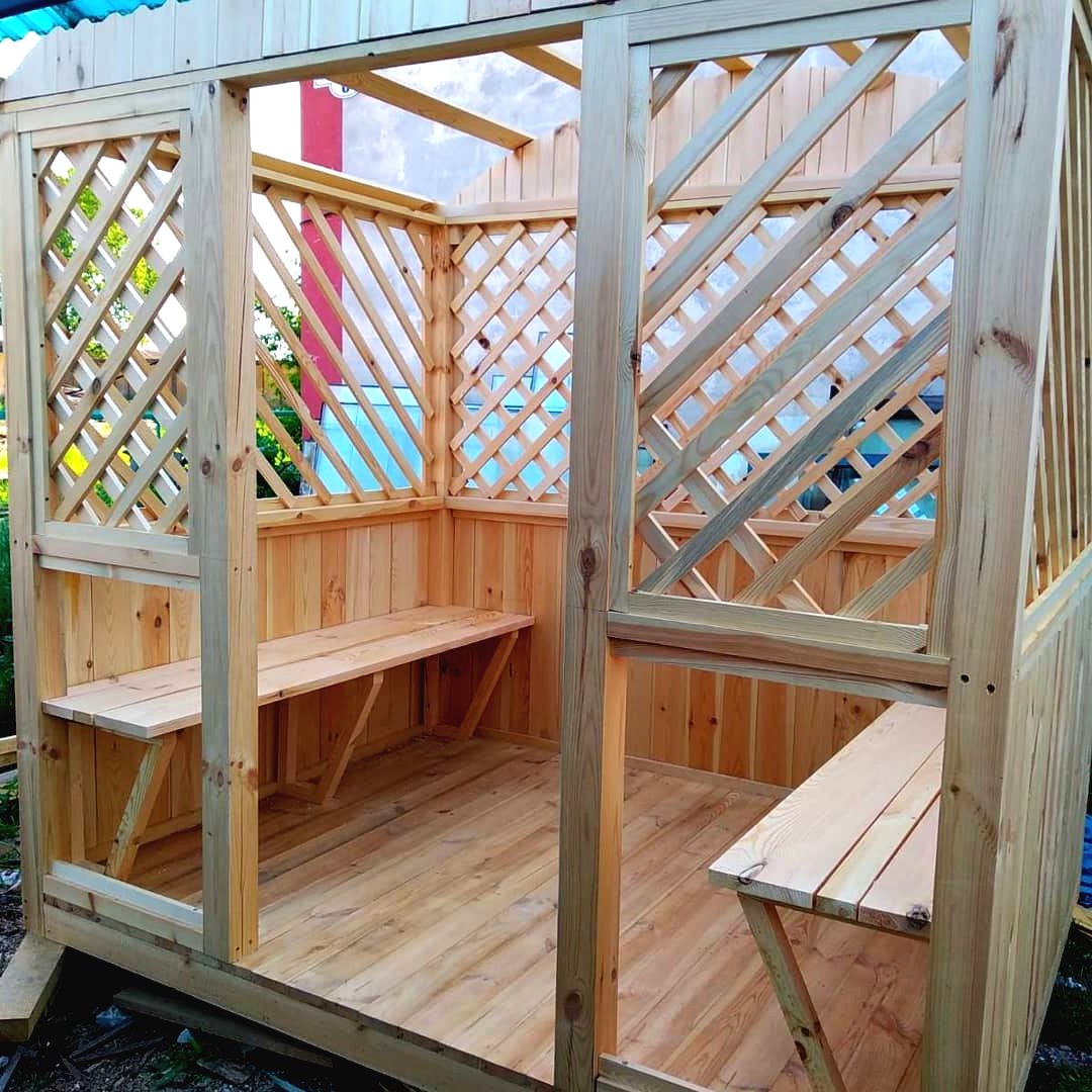 Интересная беседка из дерева - фото 4