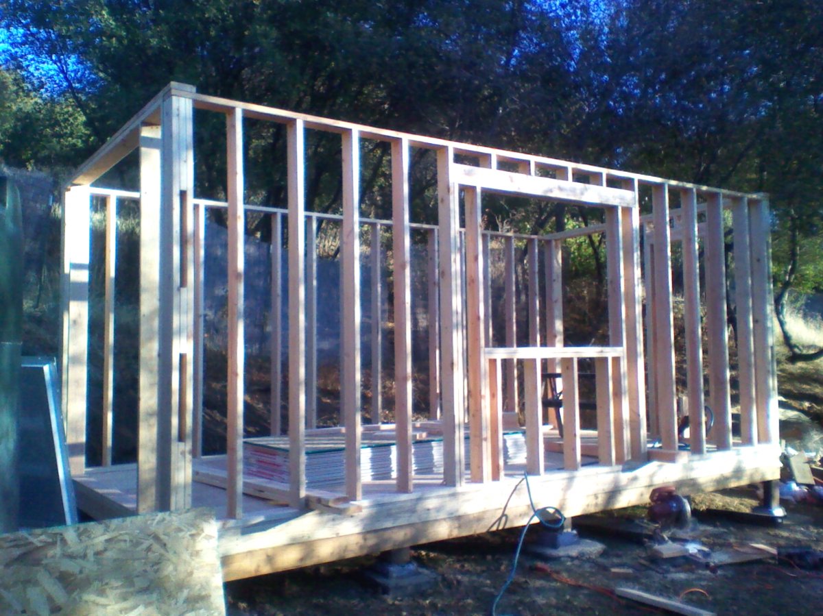 Небольшой каркасный дом для дачного участка - фото 11