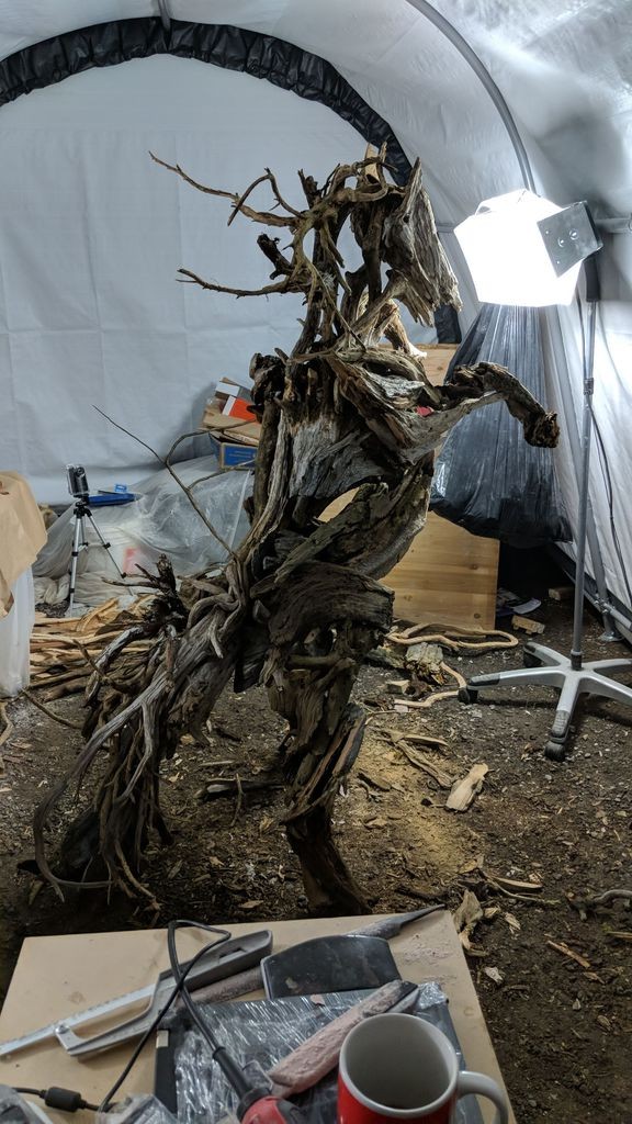 Скульптура лошади из коряг - фото 11