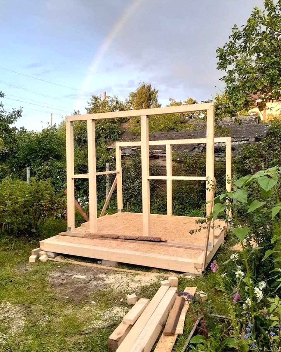 Классная беседка из дерева с прозрачной крышей - фото 5