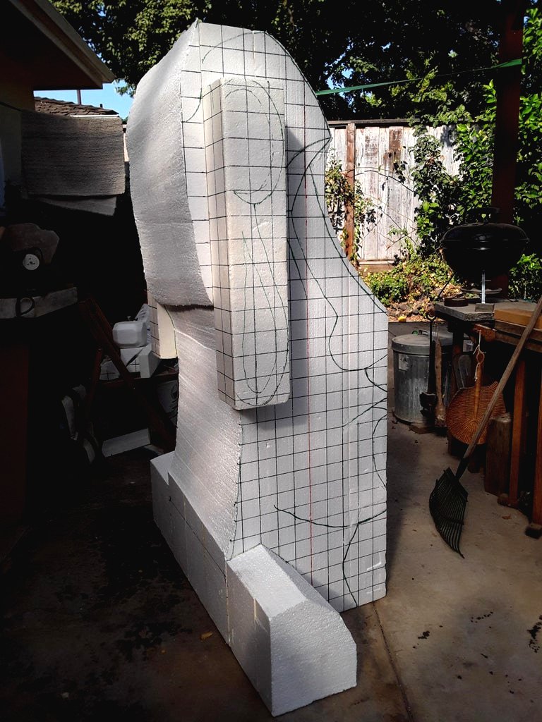 Необычный способ украсить сад статуей из пенополистирола - фото 11