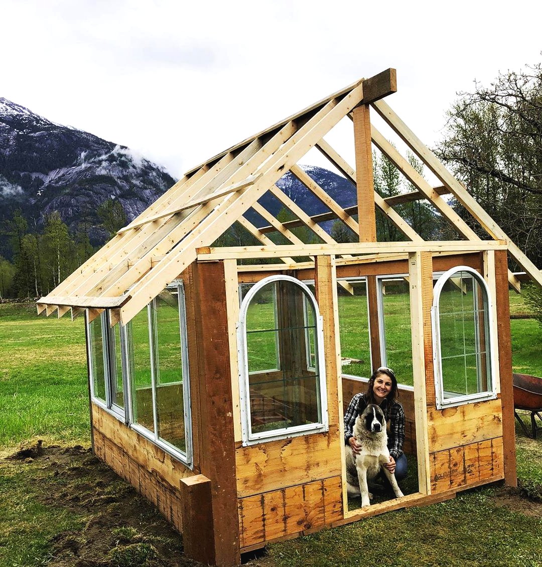 Теплица из дерева и поликарбонатв - фото 3