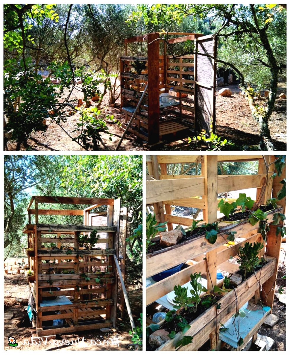 Оригинальный туалет из поддонов - фото 3