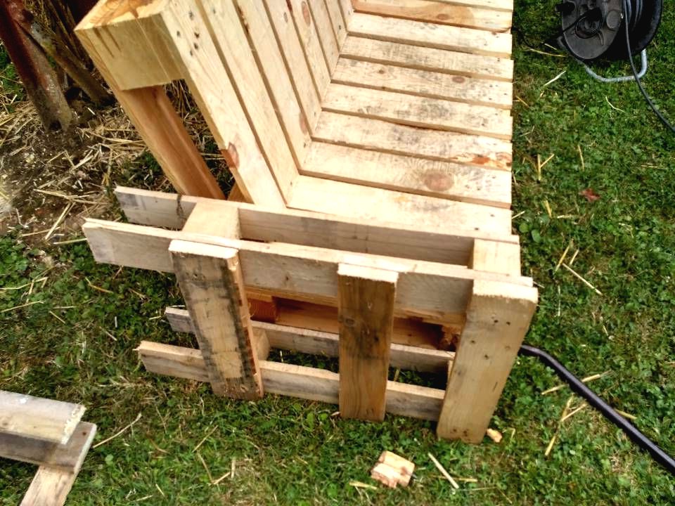Садовый диван из поддона - фото 10