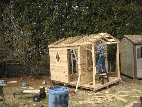 Игровой домик для детей из поддонов - фото 34