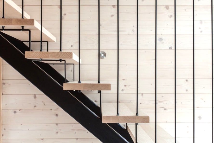 Необычный дом в лесу - фото 14