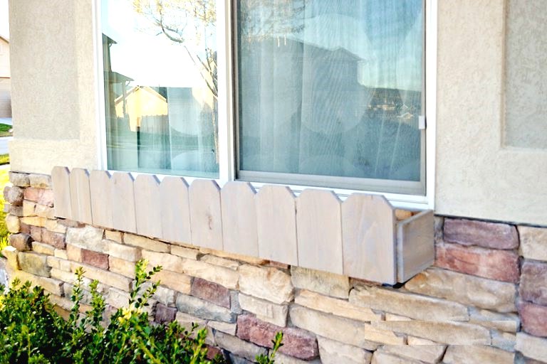 Интересные подоконные ящики для цветочных горшков. - фото 16