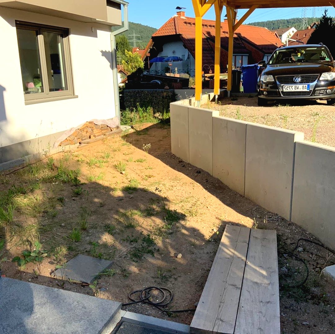 Ландшафтный дизайн участка перед домом - фото 4