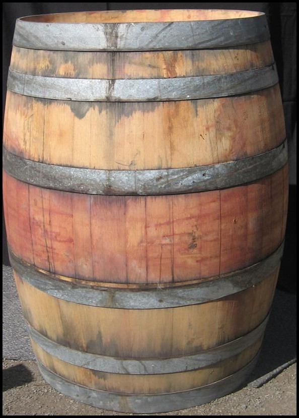 Из деревянной бочки раковина - фото 5