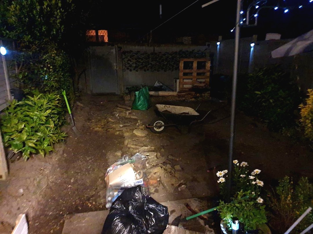 Интересное ландшафтное решение для участка перед домом - фото 5