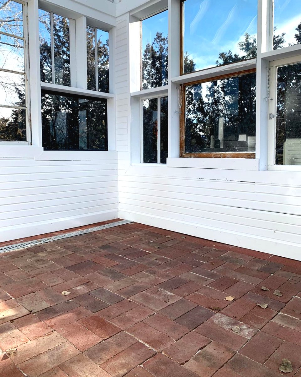 Оригинальная оранжерея из старых стекол - фото 11