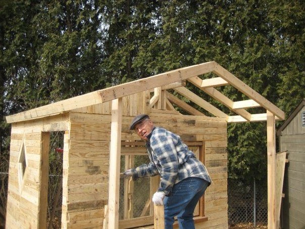 Игровой домик для детей из поддонов - фото 25