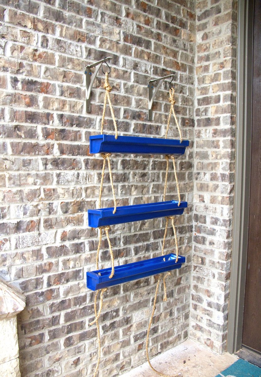 Оригинальные подвесные горшки из желоба - фото 7