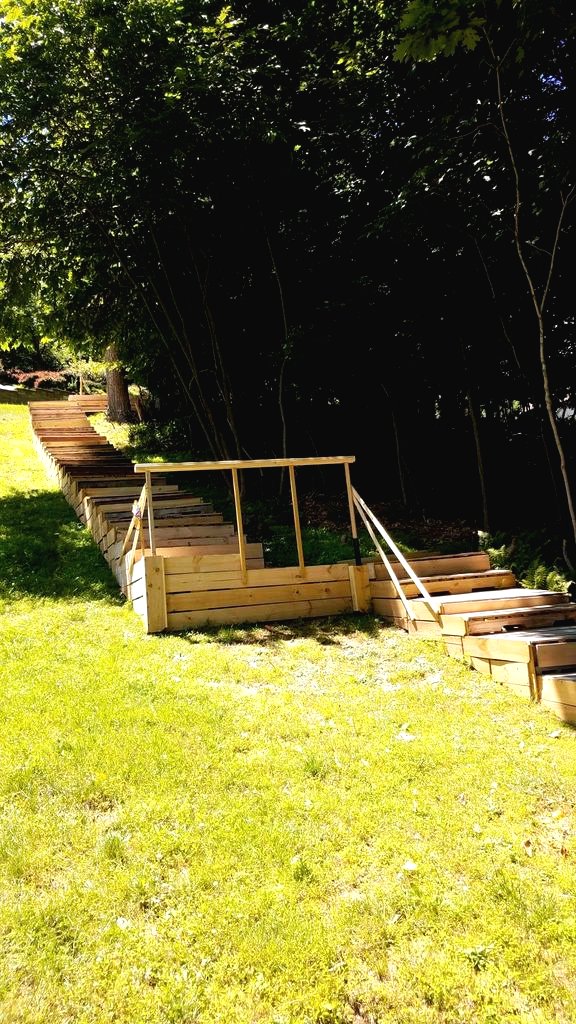 Деревянная лестница из поддонов - фото 12