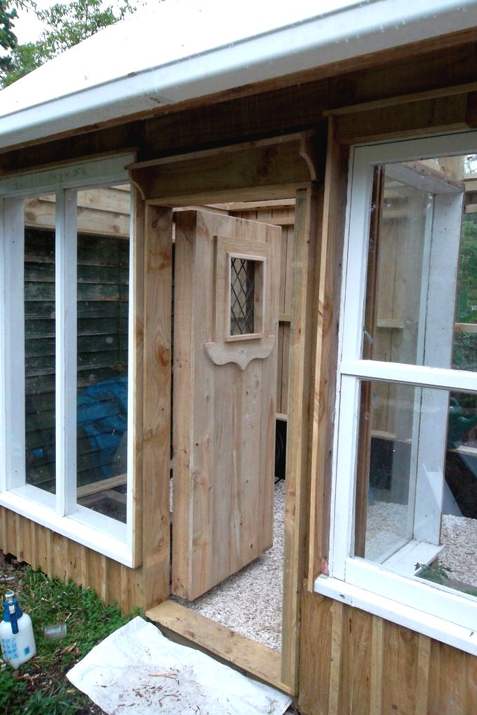 Теплица из старых окон - фото 10