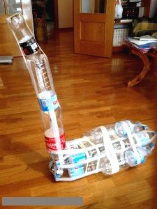 Удивительный жираф из пластиковых бутылок - фото 2