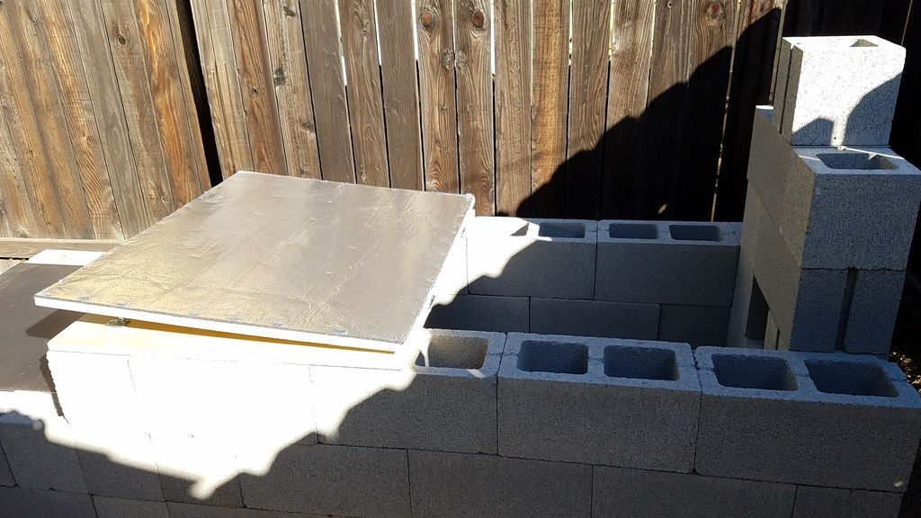 Оригинальная коптильня из шлакоблоков - фото 14