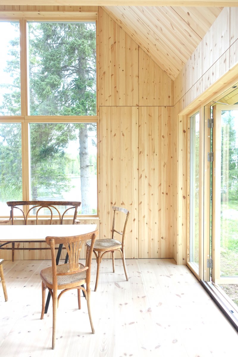 Деревянный дом у озера - фото 6