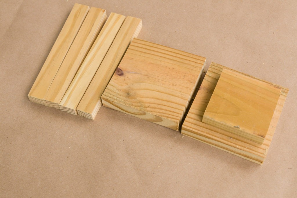 Необычный фонарь из дерева - фото 3