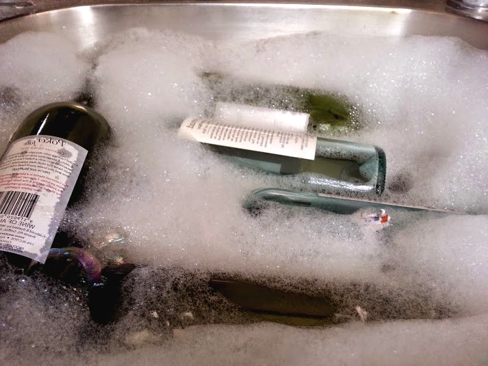 Стена из винных бутылок - фото 2